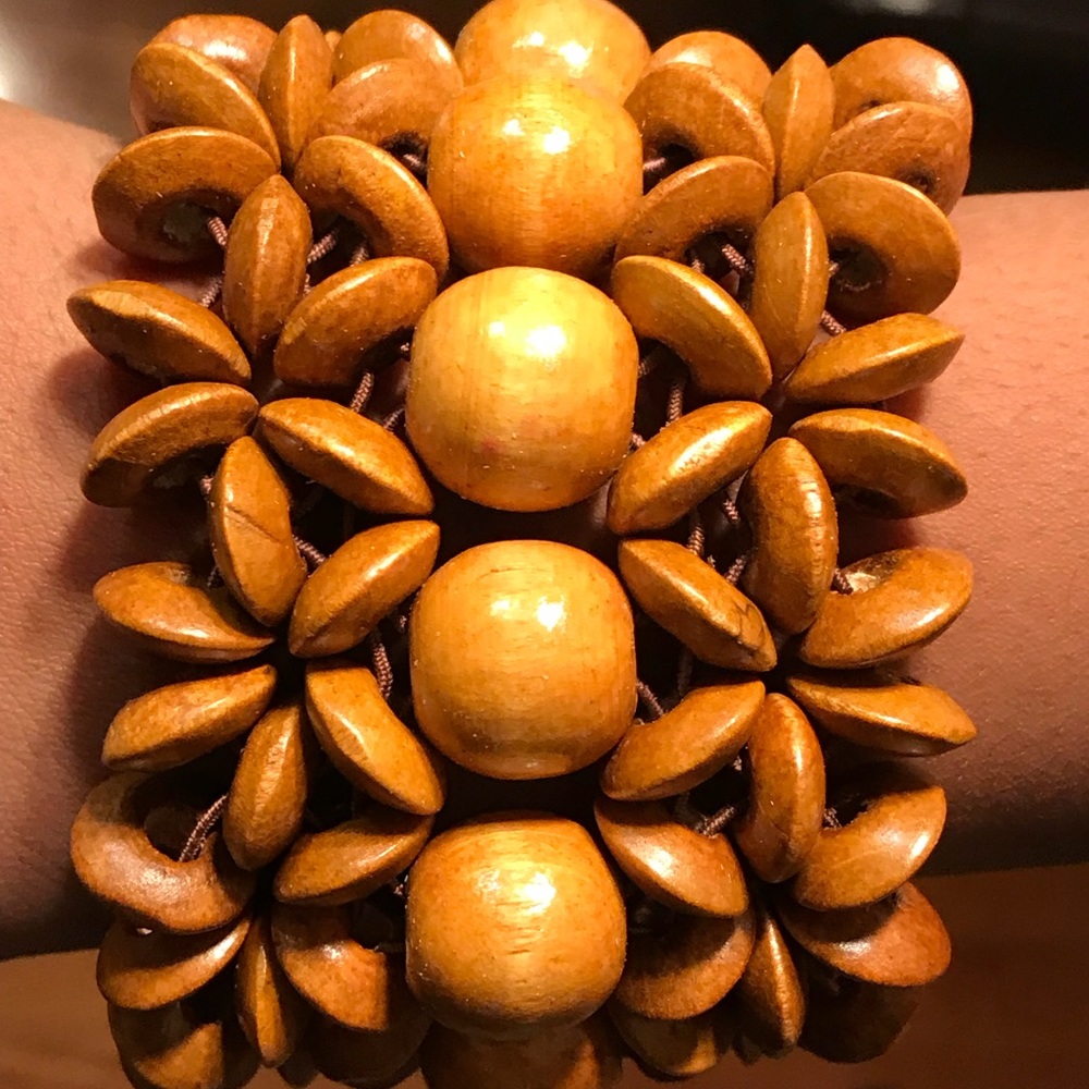 Wood beaded bracelet